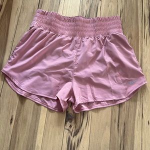 Nike One Dri-FIT Ultra High-Waisted 3" Brief-Lined Shorts Red Stardust XL